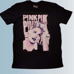 2017 PINK Summer tour tshirt.